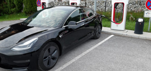 Tesla Model 3 laden am Supercharger